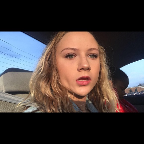 Meet your Posher, Mya - Picture 1 of 1